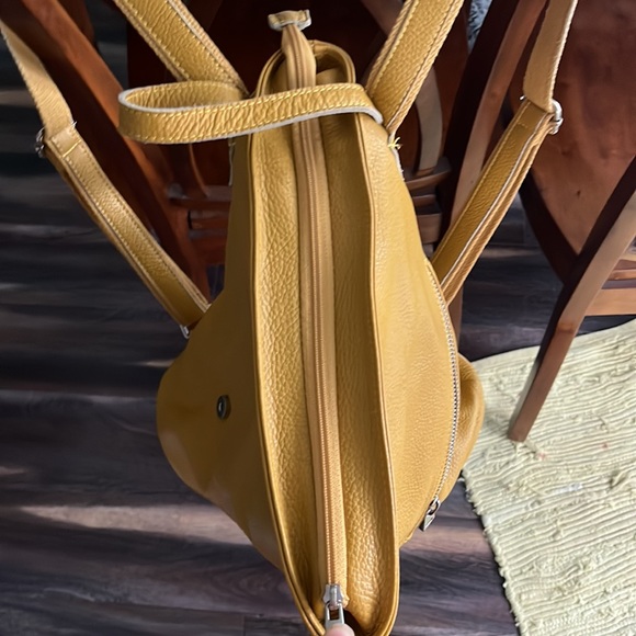 🇮🇹expandable leather backpack 🇮🇹 - Picture 4 of 9